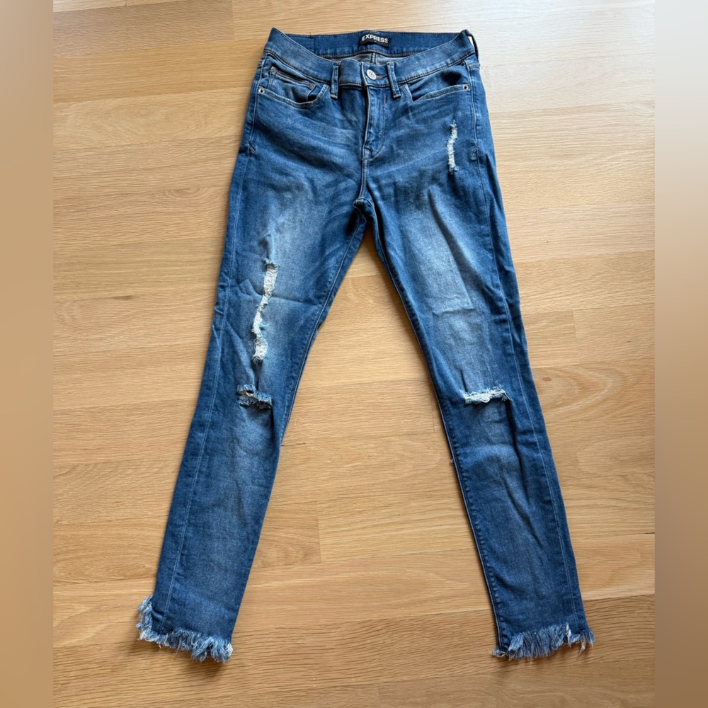 Express Women’s Mid-Rise Ripped Skinny Jeans Cropped Fraeyd Hem, Size 4